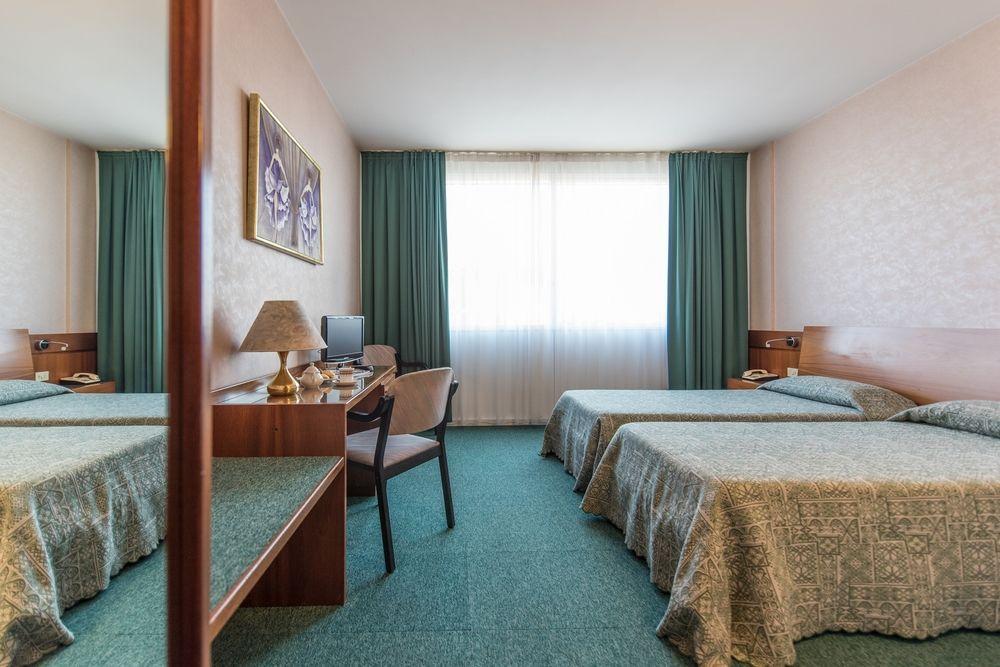 Hotel Krystal Bussolengo Extérieur photo