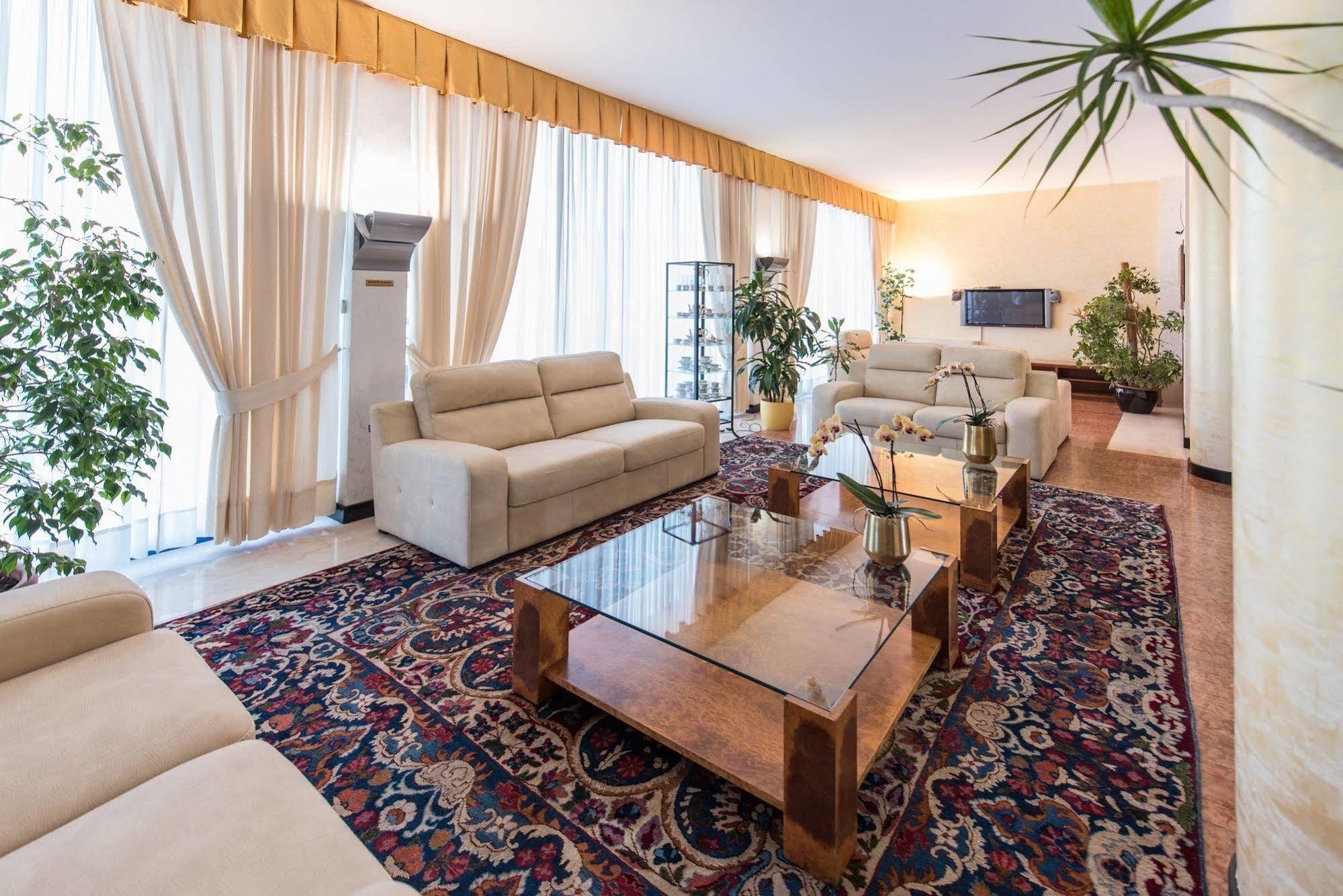 Hotel Krystal Bussolengo Extérieur photo